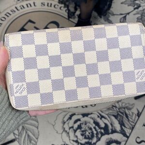 LV Damier Wallet for kanvi only